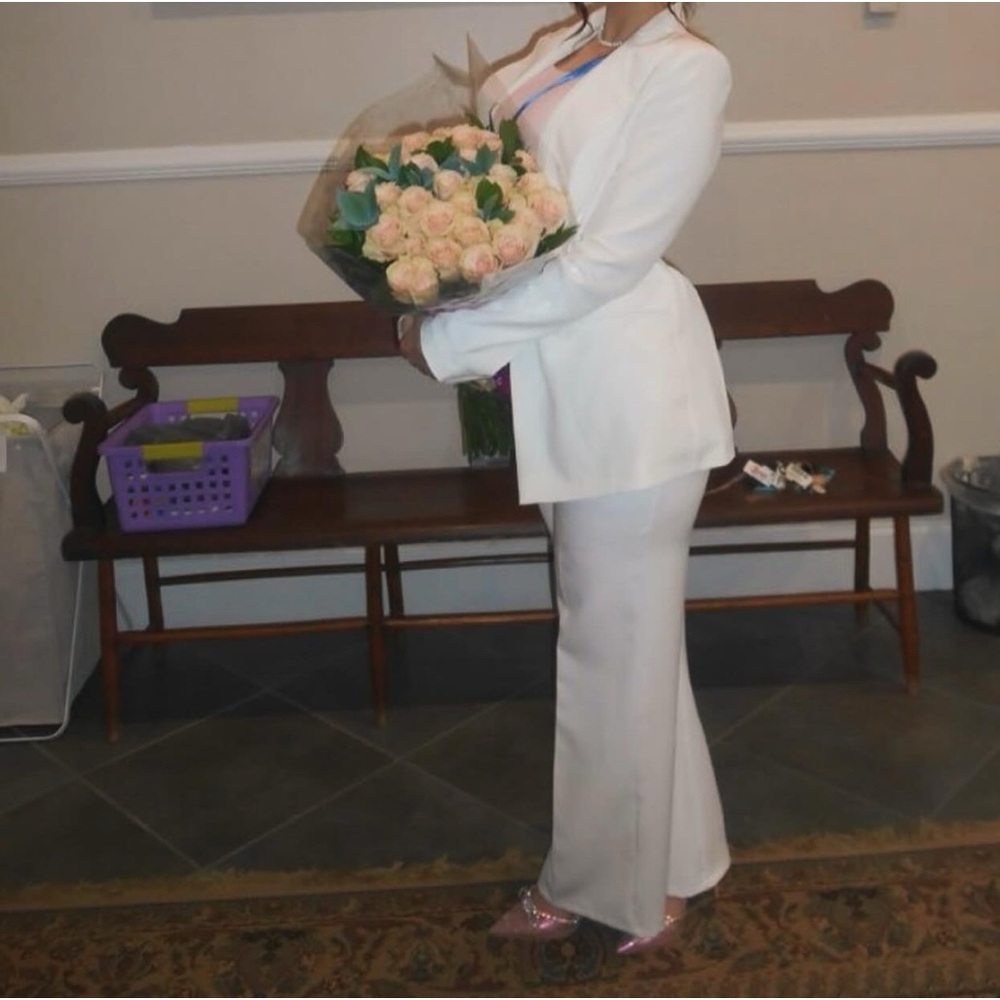 White suit (does not come with undershirt)